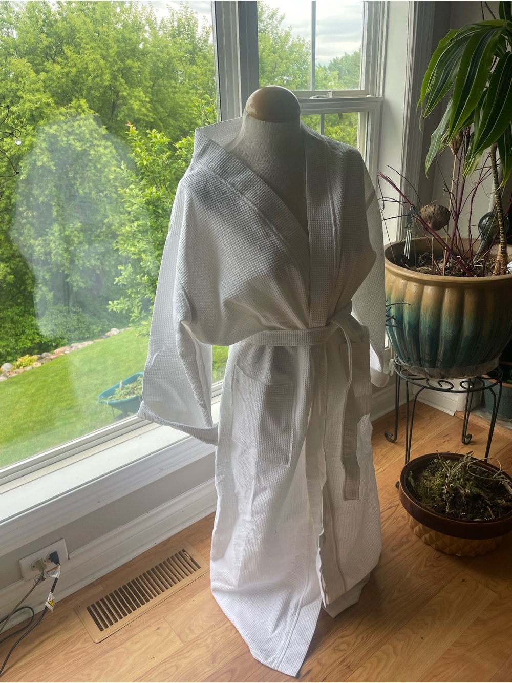 White Women's Waffle Robe - Lightweight Spa Wrap